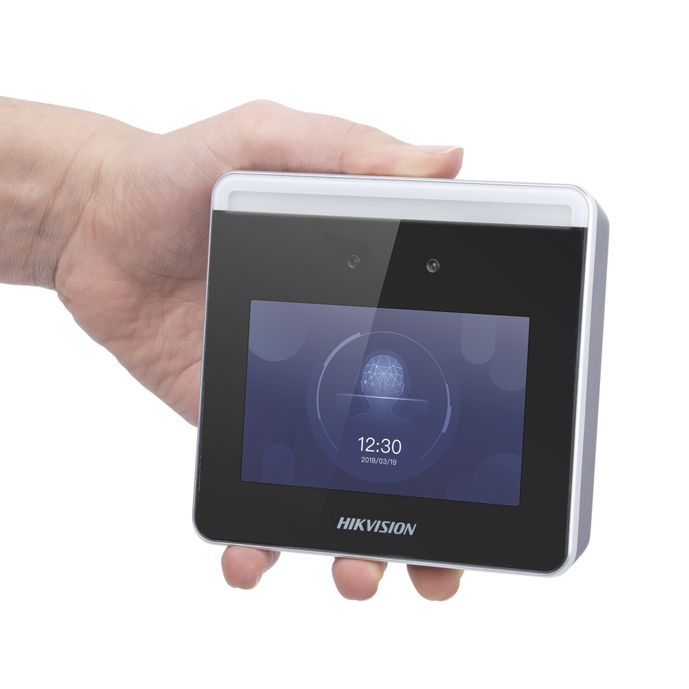 Terminal WIFI de Reconocimiento Facial ULTRA RÁPIDO y lectura de CÓDIGOS QR / Asistencia + Control de Acceso / Soporta APP de Hik-Connect (P2P) / Hasta 1.5 Mts de Reconocimiento Incluso en Movimiento